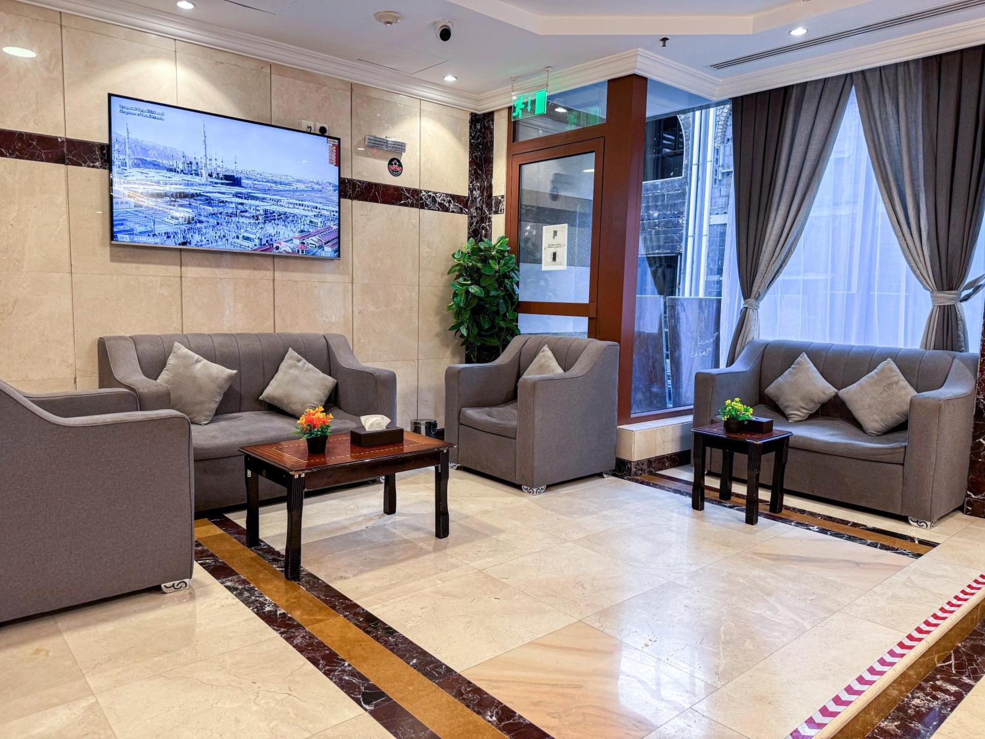 Rabwat Al Safwah Golden Hotel Medina ภายนอก รูปภาพ